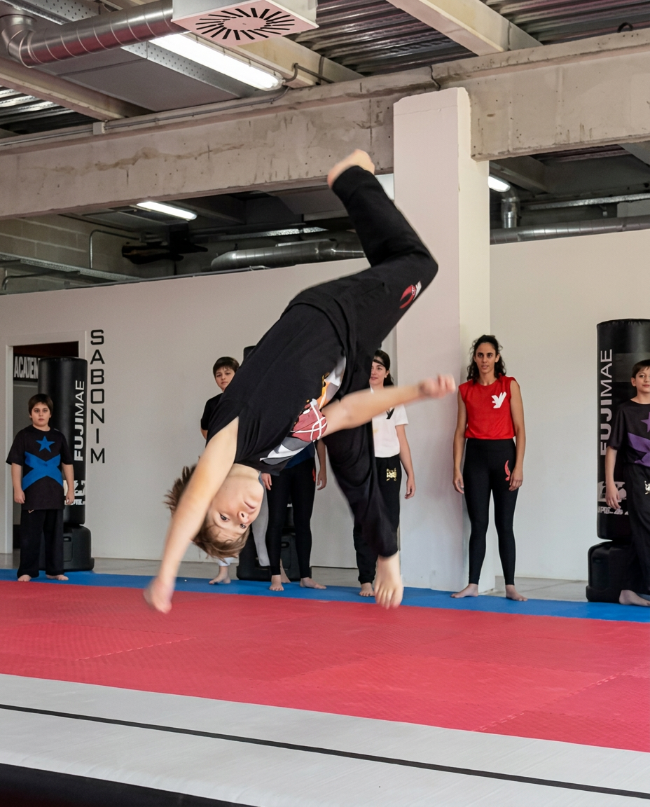 Practicamos acrobacias en nuestra academia